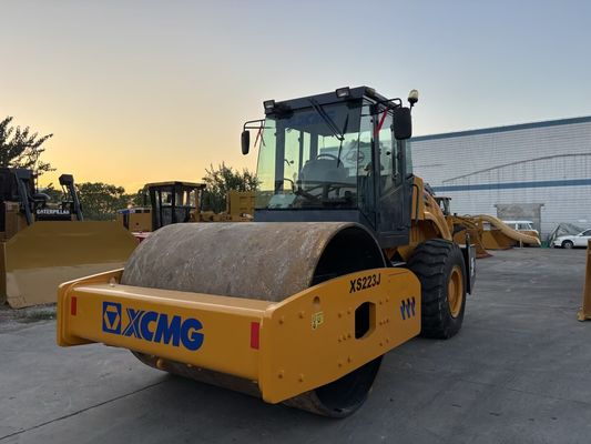 XCMG XS223J 단일 드럼 콤팩터 사용, 쉬운 조작 및 양호한 상태