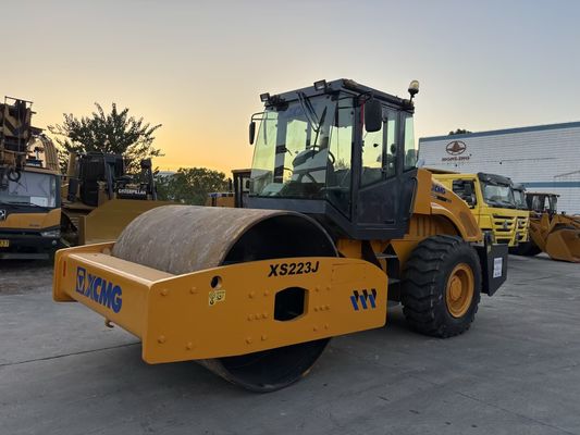 XCMG XS223J 단일 드럼 콤팩터 사용, 쉬운 조작 및 양호한 상태