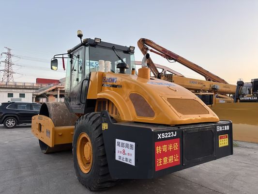 XCMG XS223J 단일 드럼 콤팩터 사용, 쉬운 조작 및 양호한 상태