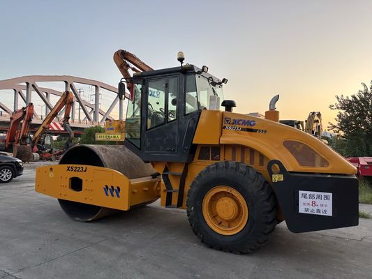 XCMG XS223J 단일 드럼 콤팩터 사용, 쉬운 조작 및 양호한 상태