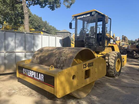 일본 원본 사용된 Caterpillar CS-683E 싱글 드럼 도로 롤러